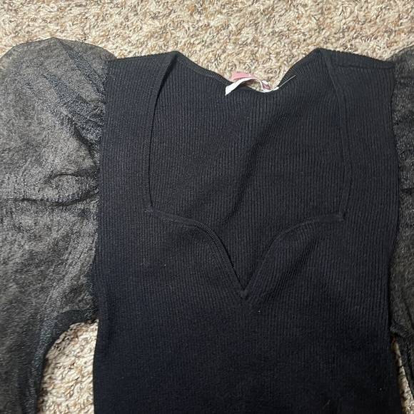 Idem Ditto black puff long sleeve top size small - Picture 2 of 4